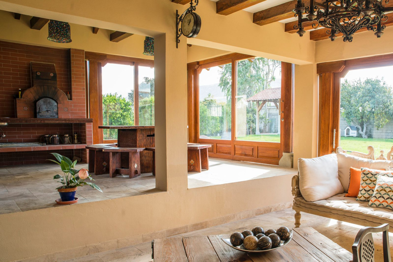 Luxury Casa Guayllabamba - BBQ Jacuzzi Gym Piscina - Quito