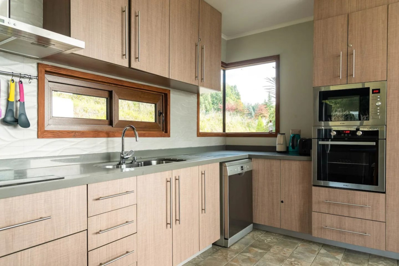 luxury-altamira-house-or-bbq-jacuzzi-pool-wifi/