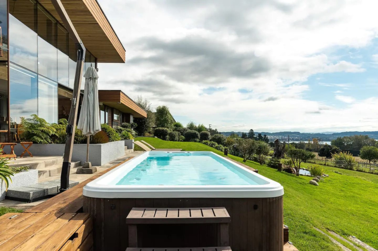 luxury-altamira-house-or-bbq-jacuzzi-pool-wifi/