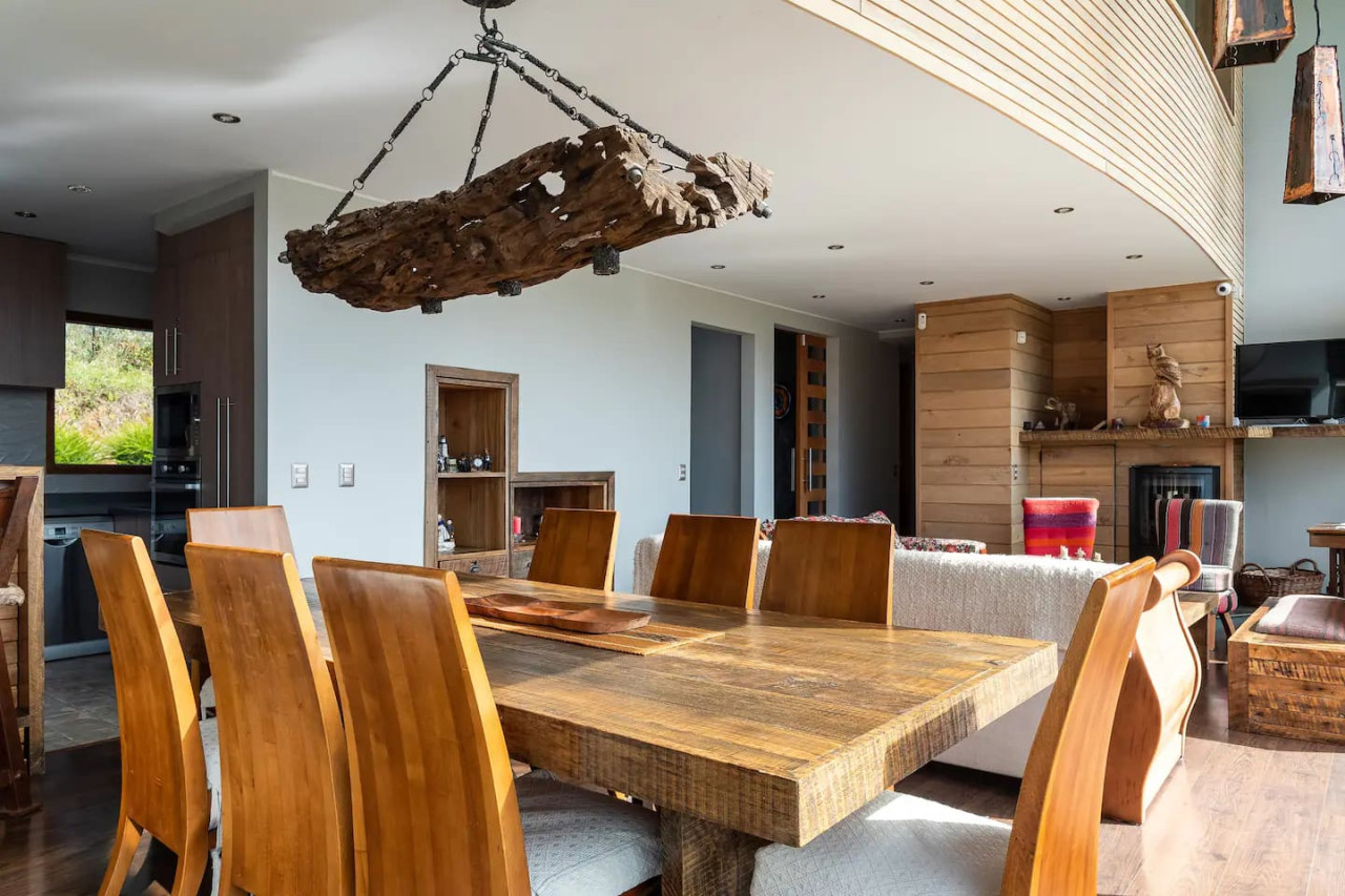 luxury-altamira-house-or-bbq-jacuzzi-pool-wifi/