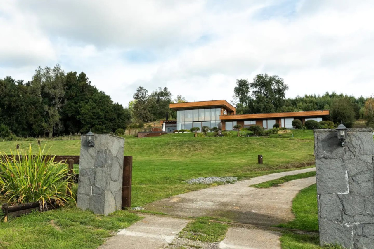 luxury-altamira-house-or-bbq-jacuzzi-pool-wifi/