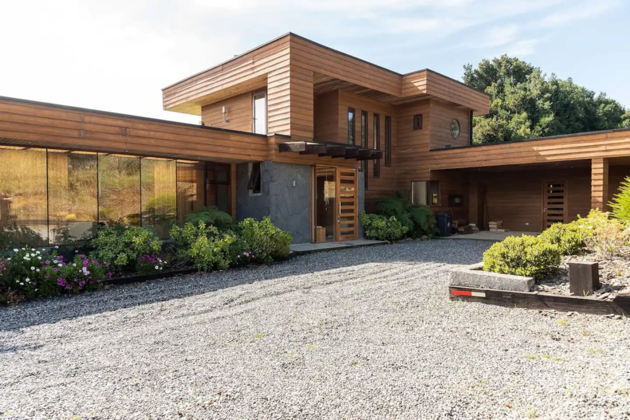 luxury-altamira-house-or-bbq-jacuzzi-pool-wifi/