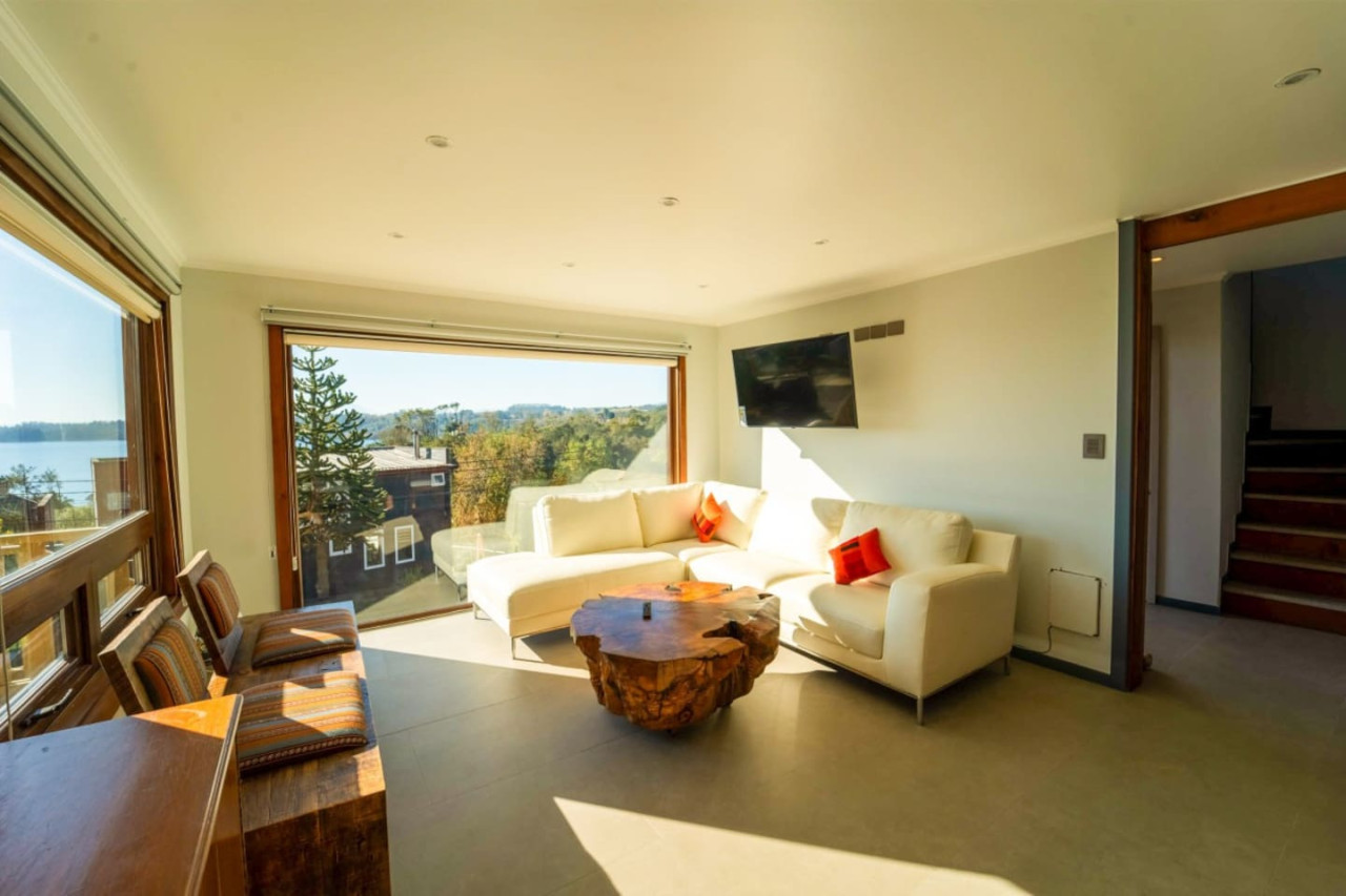 luxury-house-playa-hermosa-or-bbq-jacuzzi-parking-wifi/