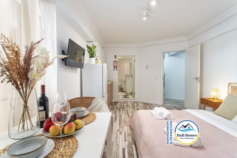 BnB Homes Elegant Apartment from the beach