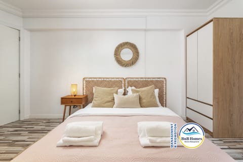 BnB Homes Elegant Apartment from the beach