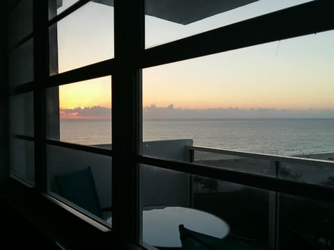Miami South Beach ocean front  Lincoln/Collins Ave