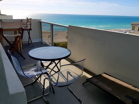 Miami South Beach ocean front  Lincoln/Collins Ave