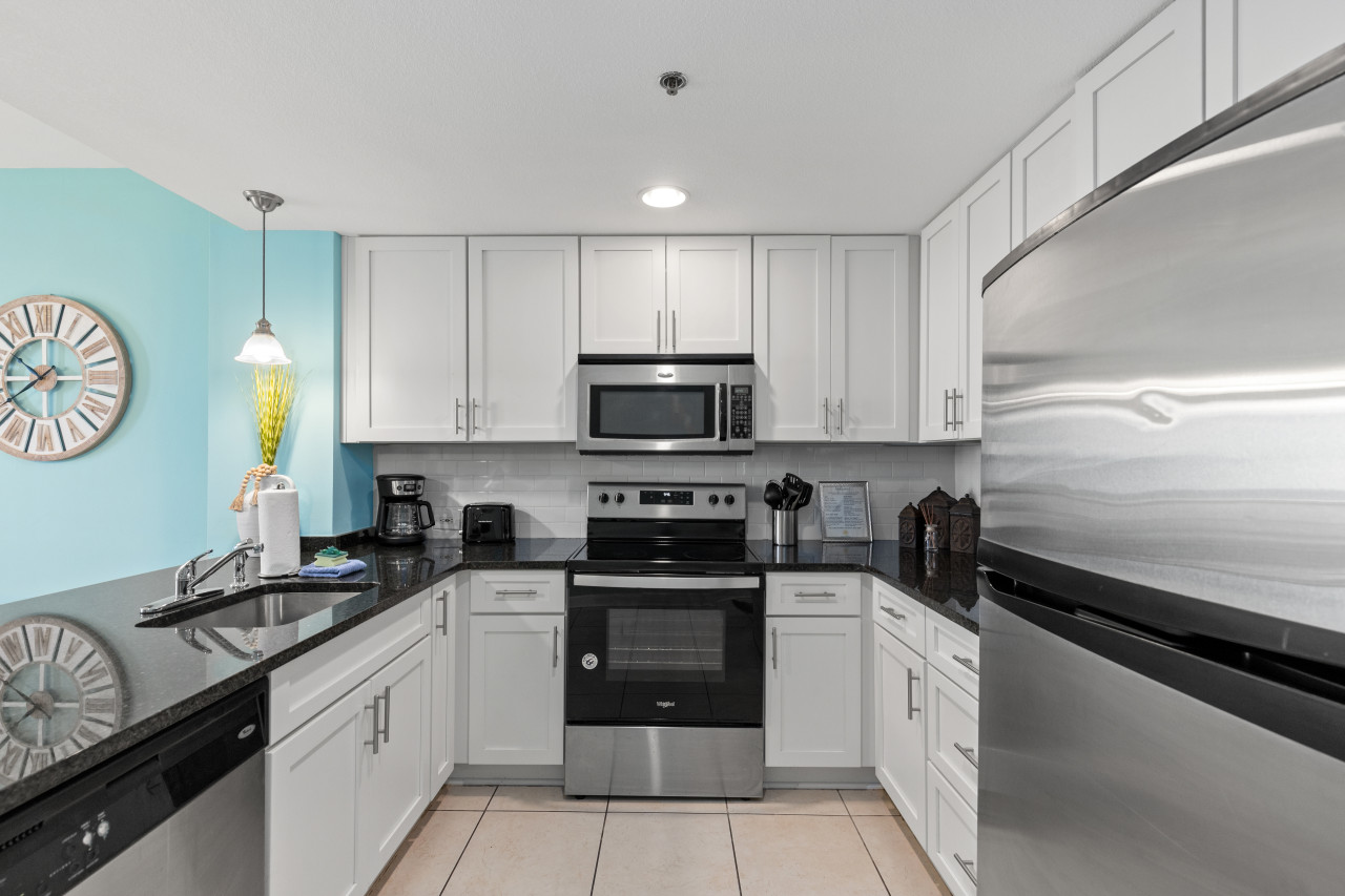 Modern Kitchen w/Stainless Appliances