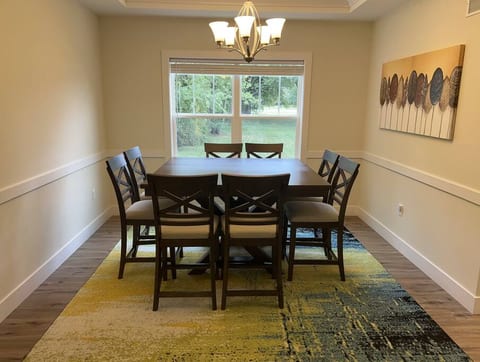 Perfect Family Getaway! Steps from Attractions.