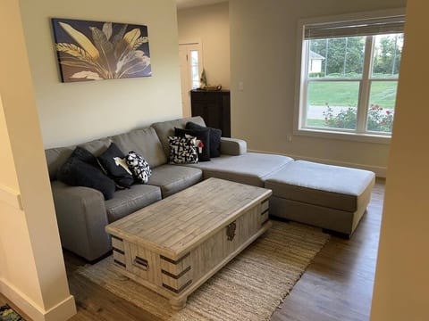 Perfect Family Getaway! Steps from Attractions.