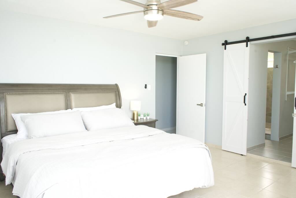 hillside-oasis-with-private-pool-and-mountain-views/