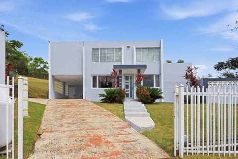 Puerto Rican Retreats - Hillside Oasis with Private Pool & Mountain Views