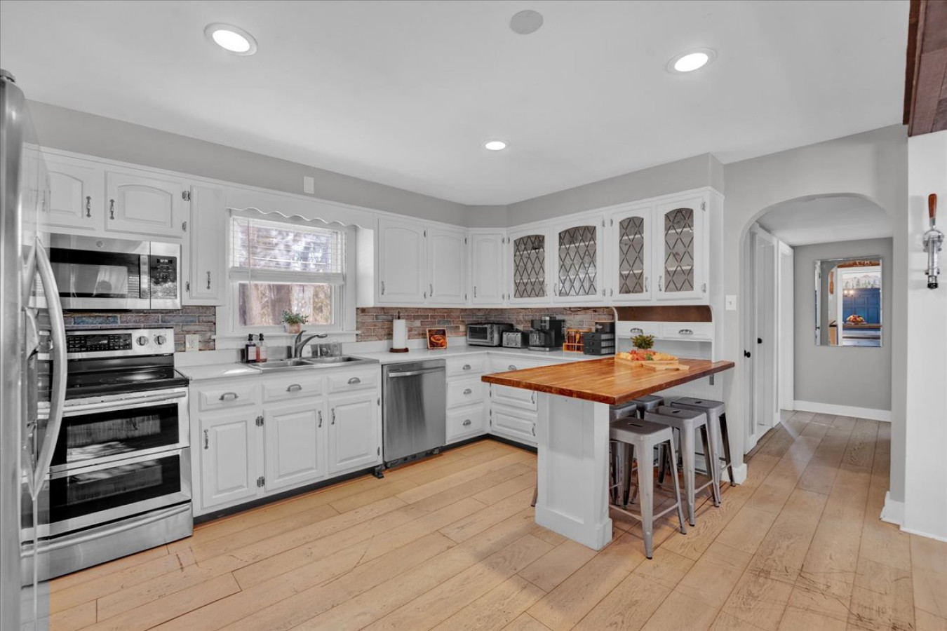 poconos-farmhouse-or-bunk-room-+-hot-tub-and-fire-pit/