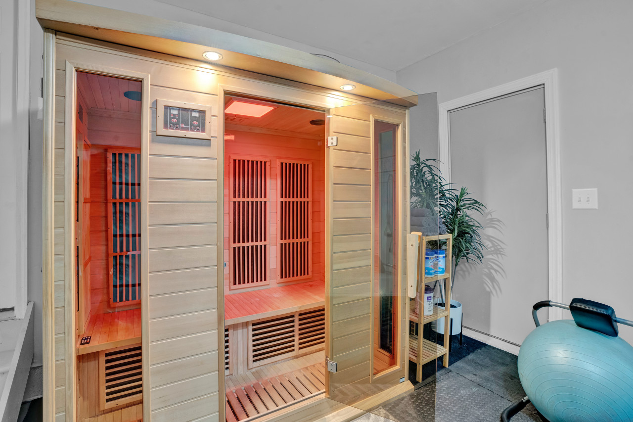 lakefront-stay-w-sauna-games-and-jacuzzi/