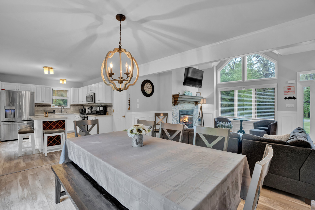 lakefront-stay-w-sauna-games-and-jacuzzi/