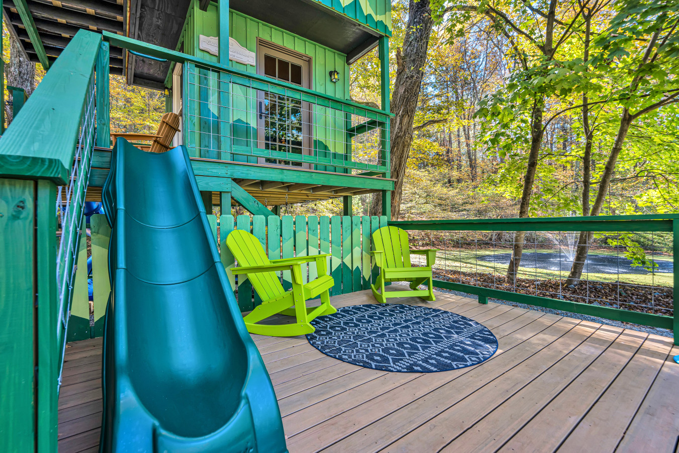creekside-hiking-trails-treehouse-bunkroom-hot-tub/