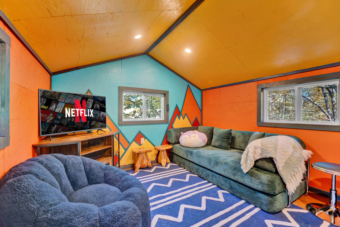 creekside-hiking-trails-treehouse-bunkroom-hot-tub/