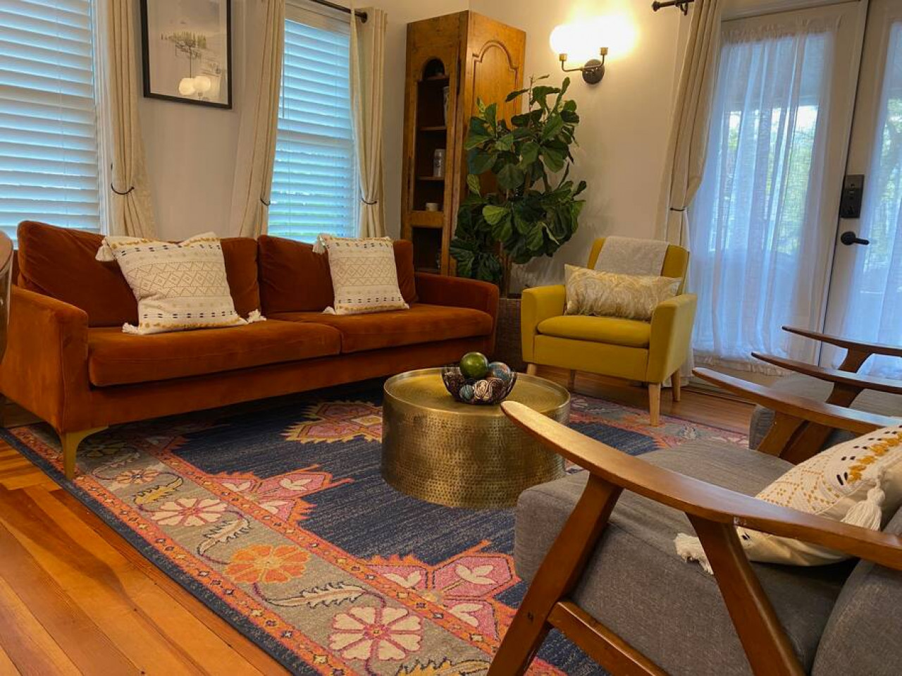 rustic+modern:-hot-tub-fire-pit-+-prime-location/