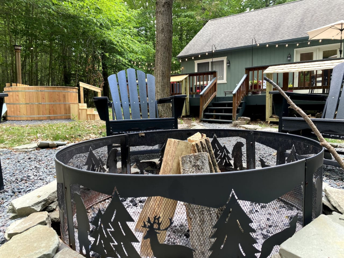 Extraordinary Cozy Cabin Escape w/Wood Fired Spa - Blakeslee