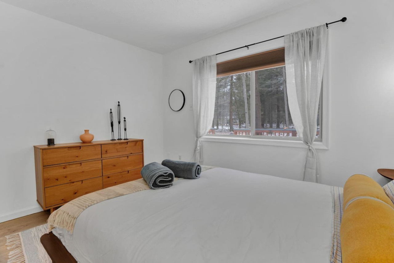 Extraordinary Cozy Cabin Escape w/Wood Fired Spa - Blakeslee