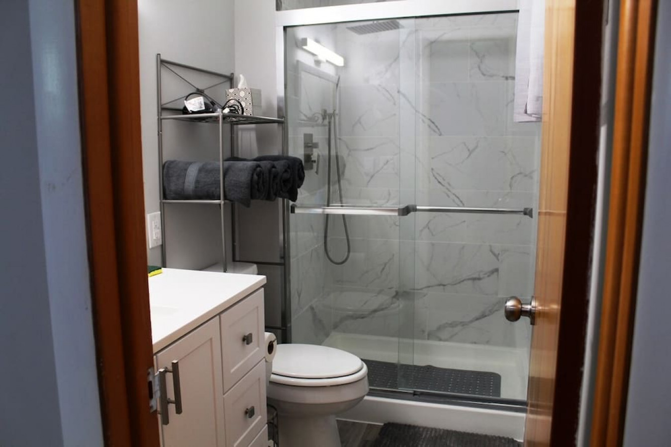 indoor-hot-tub-+-game-room-+-fire-pit-or-sleeps-8/