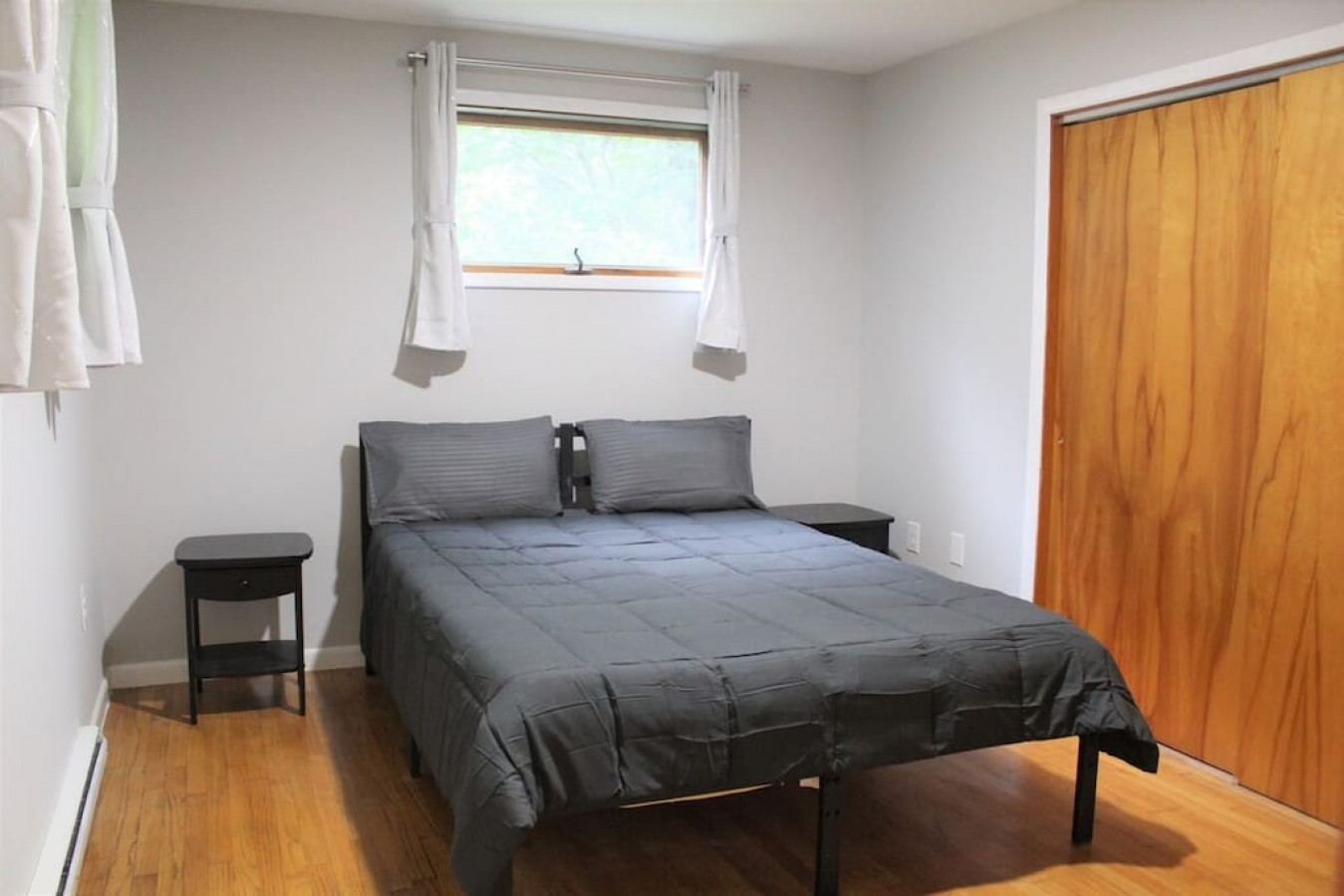 indoor-hot-tub-+-game-room-+-fire-pit-or-sleeps-8/