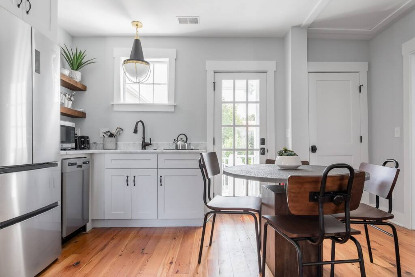 historic-3br-with-back-patio-and-near-king-street/