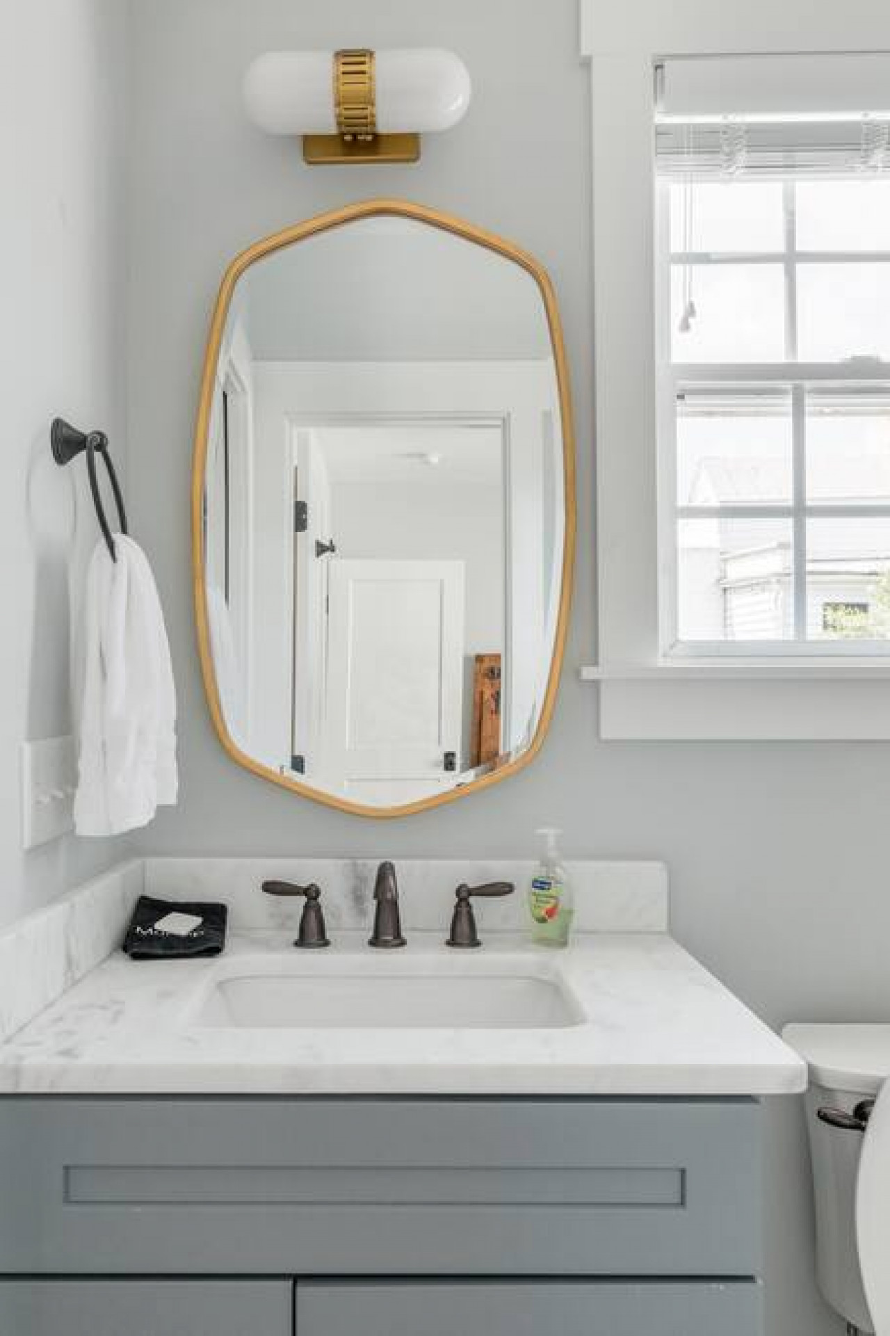 Historic 3BR with Back Patio & Near King Street - Charleston