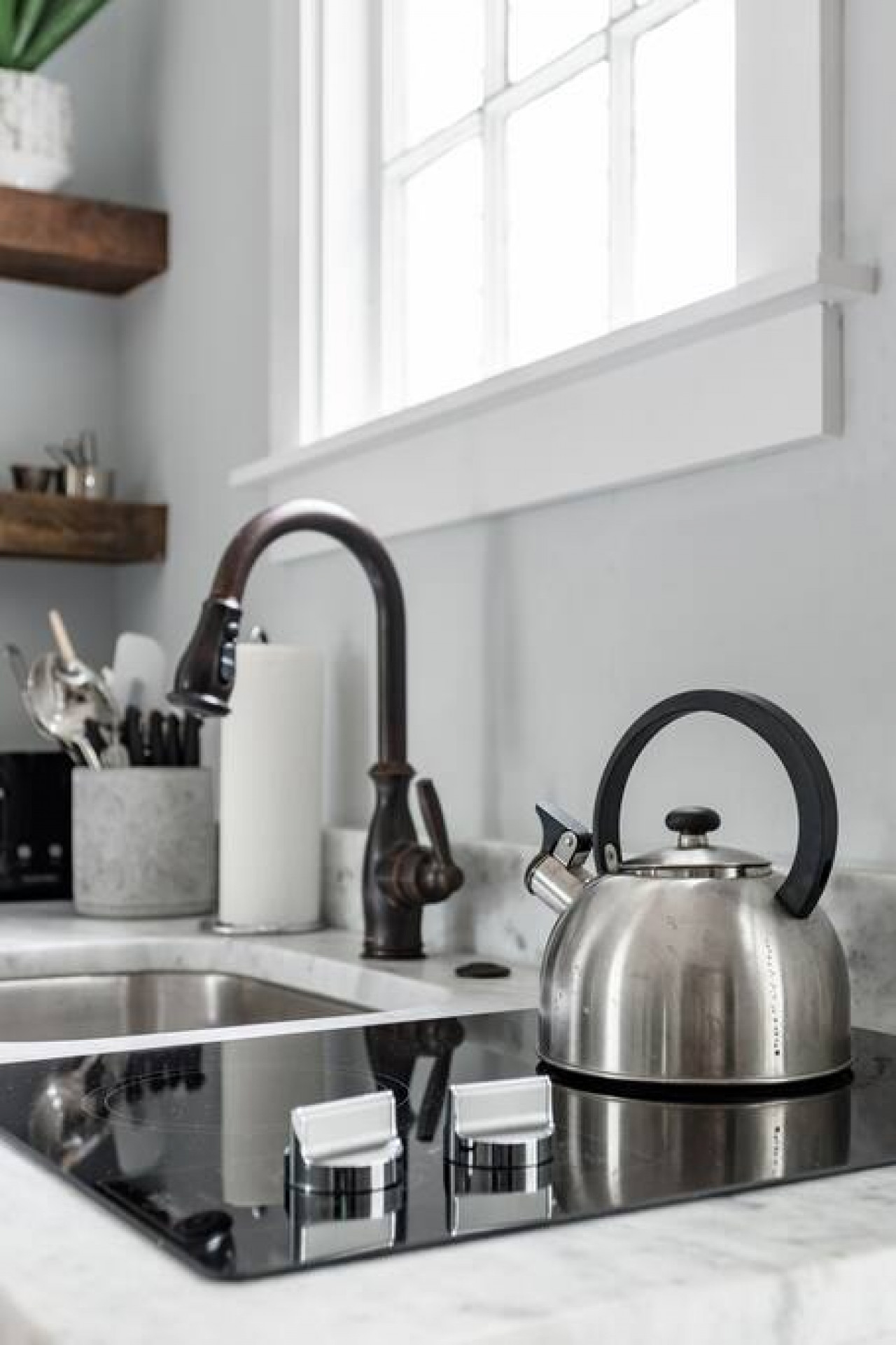 Sleeps 16 | Pet-Friendly 2-Unit w/ Backyard Oasis - Charleston