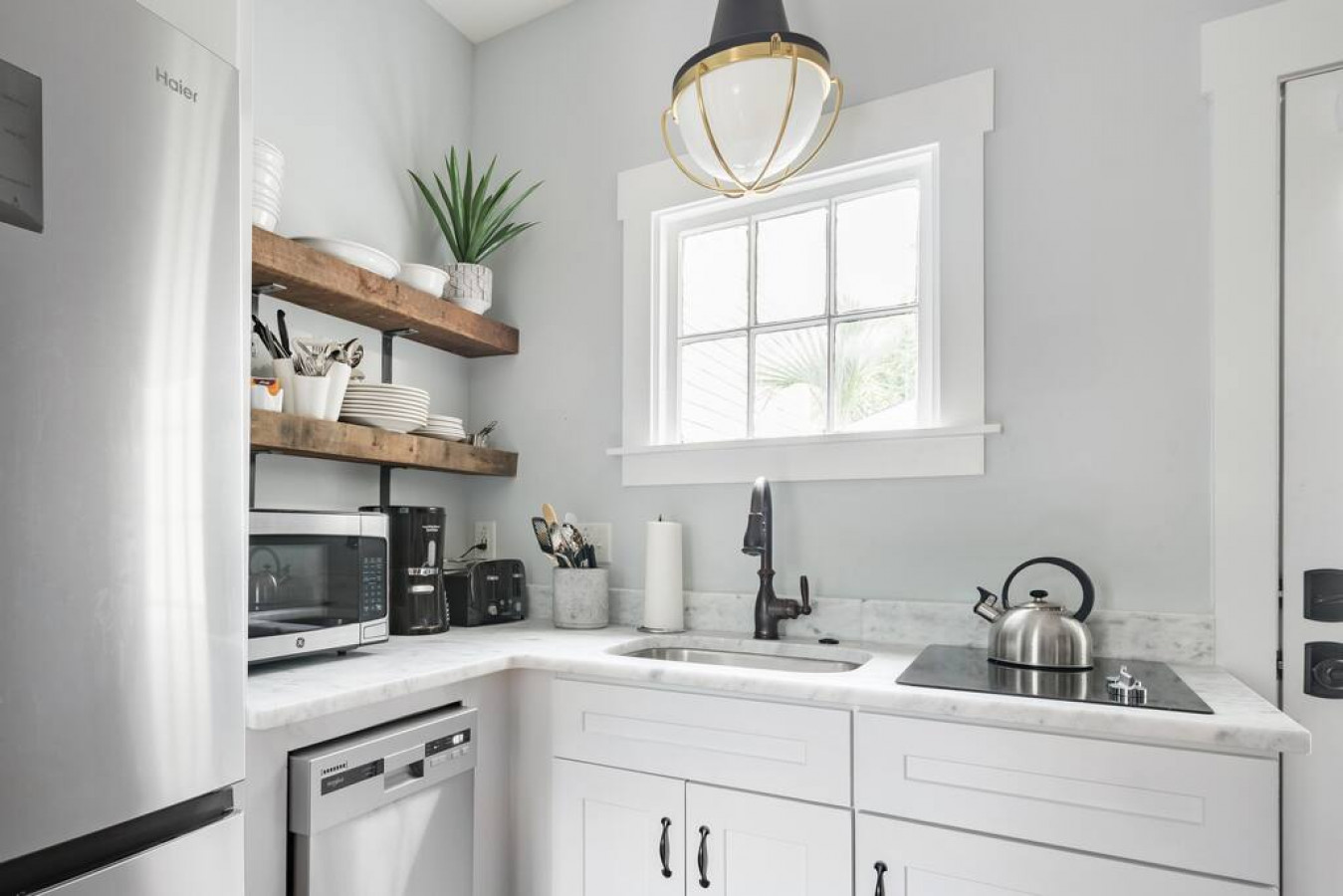 Sleeps 16 | Pet-Friendly 2-Unit w/ Backyard Oasis - Charleston