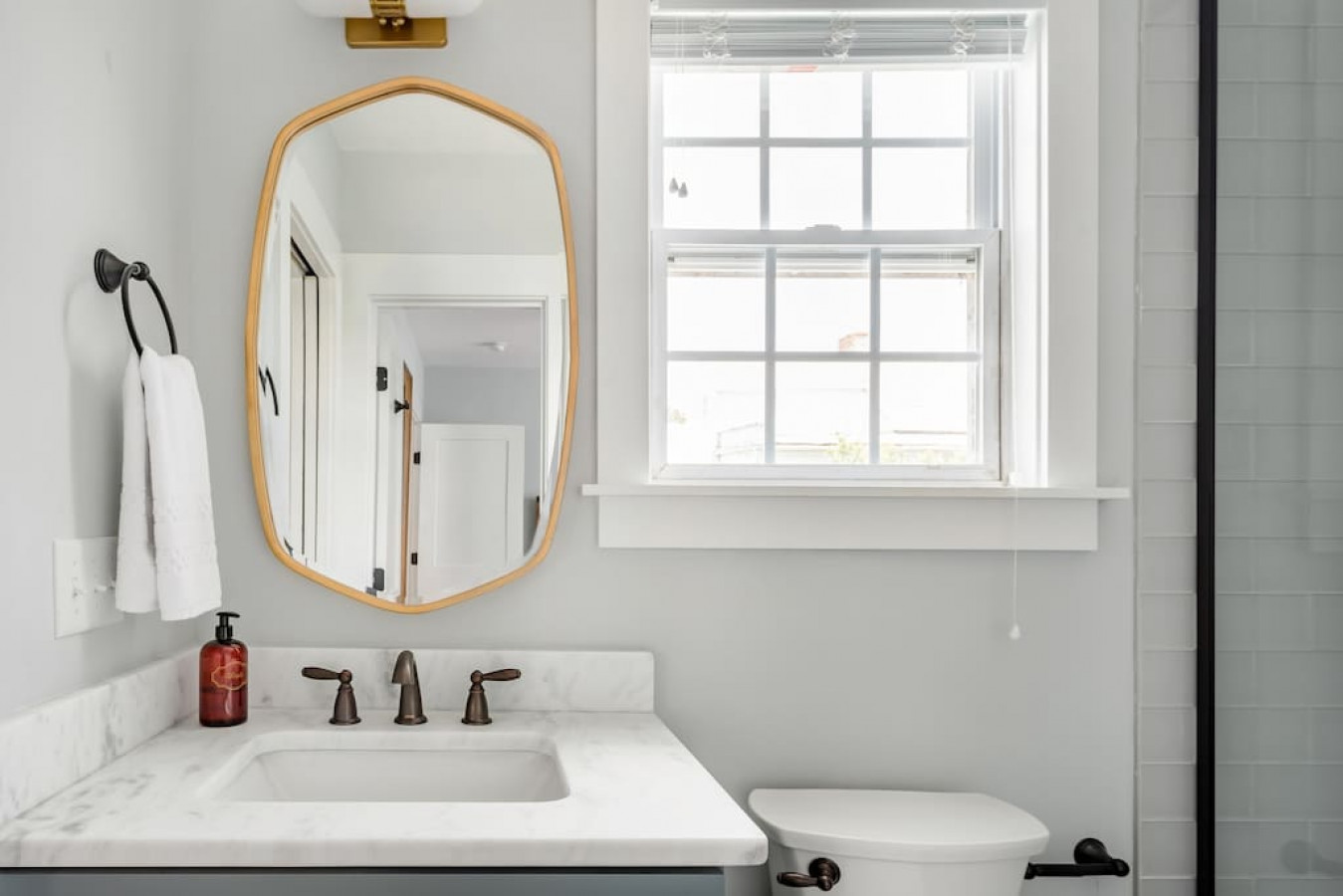 Sleeps 16 | Pet-Friendly 2-Unit w/ Backyard Oasis - Charleston