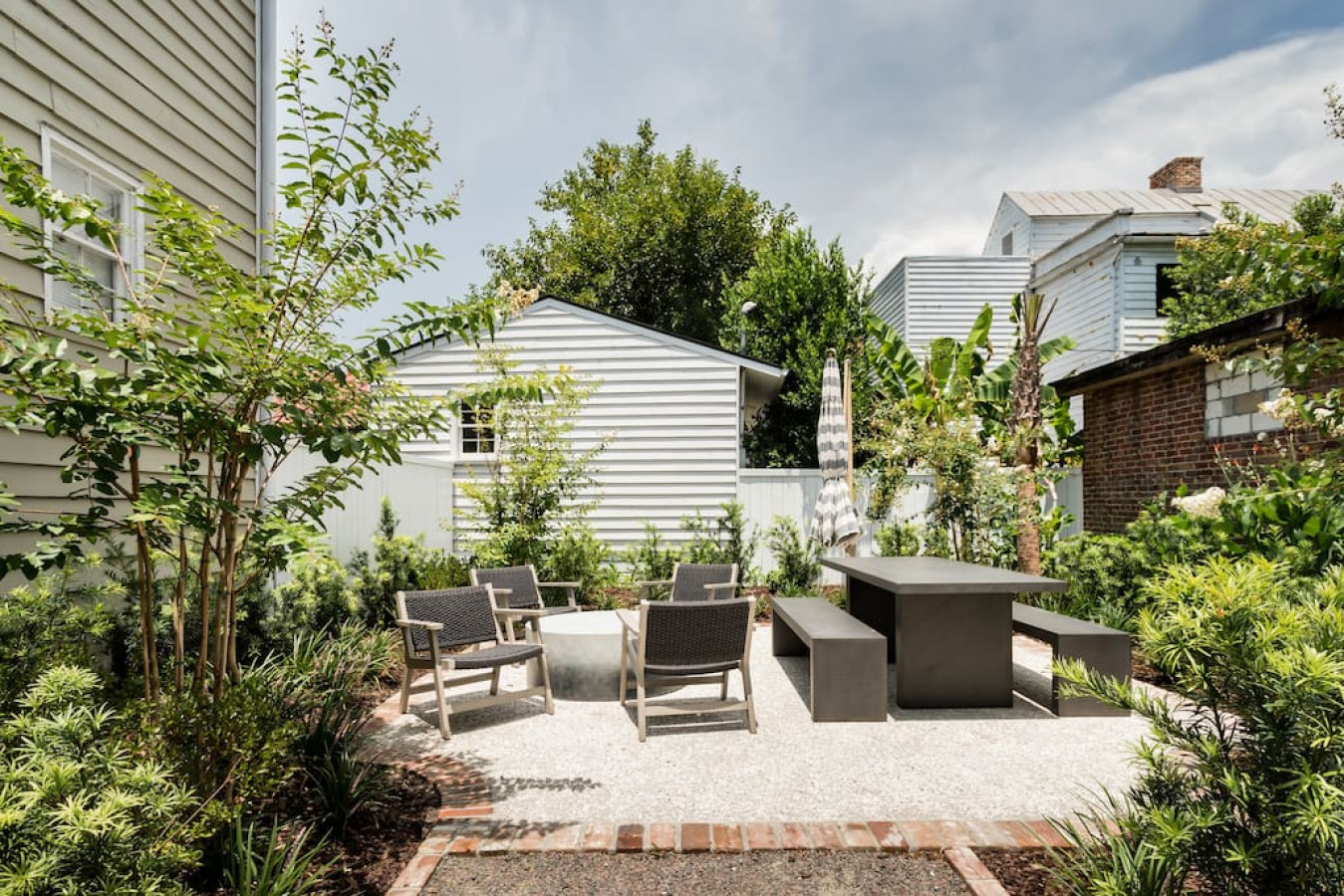Sleeps 16 | Pet-Friendly 2-Unit w/ Backyard Oasis - Charleston