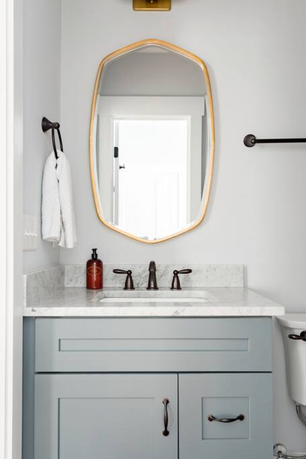 Sleeps 16 | Pet-Friendly 2-Unit w/ Backyard Oasis - Charleston