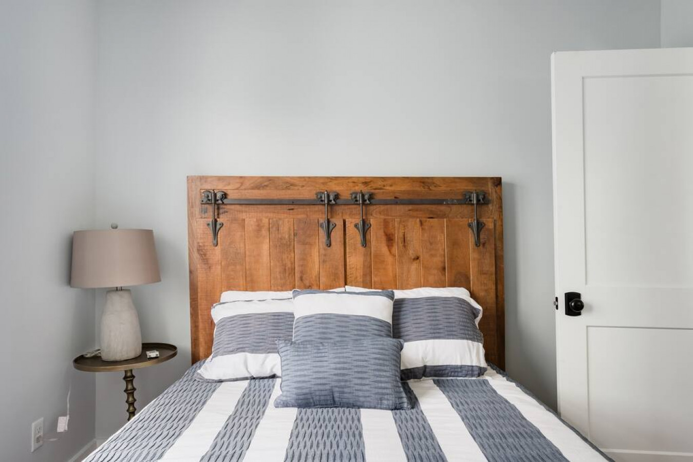 Sleeps 16 | Pet-Friendly 2-Unit w/ Backyard Oasis - Charleston