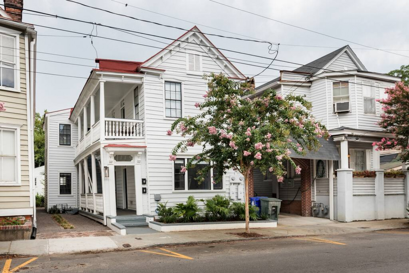 sleeps-16-or-pet-friendly-2-unit-w-backyard-oasis/