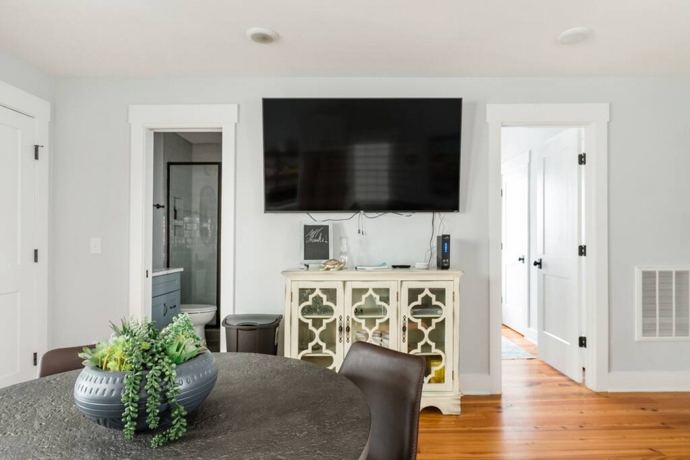 sleeps-16-or-pet-friendly-2-unit-w-backyard-oasis/