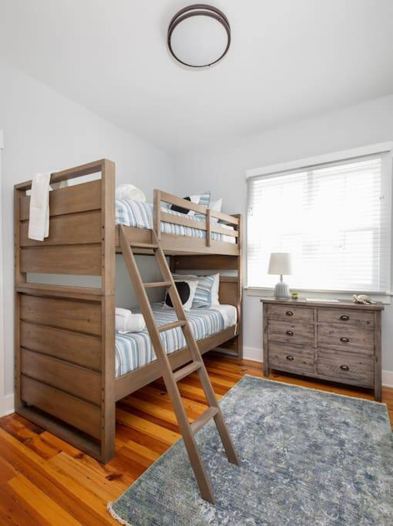 3br-near-king-st-with-shared-garden-and-pet-friendly/