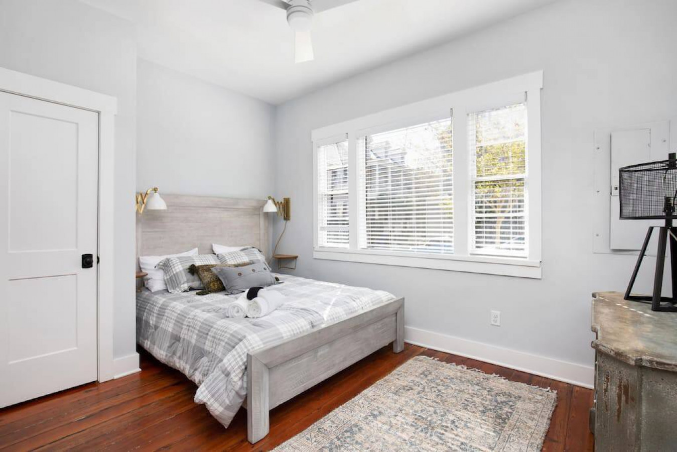 3br-near-king-st-with-shared-garden-and-pet-friendly/