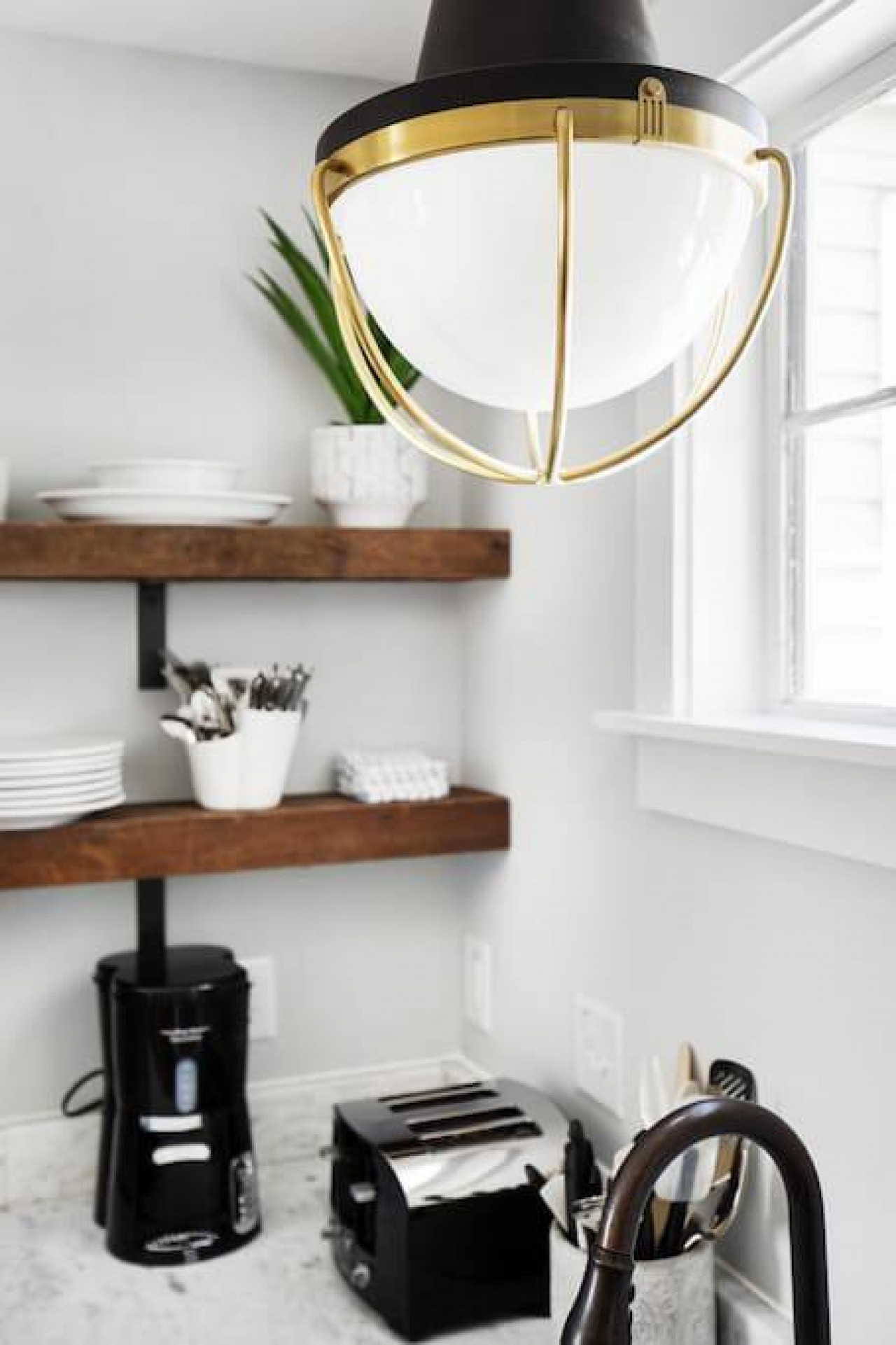 3br-near-king-st-with-shared-garden-and-pet-friendly/