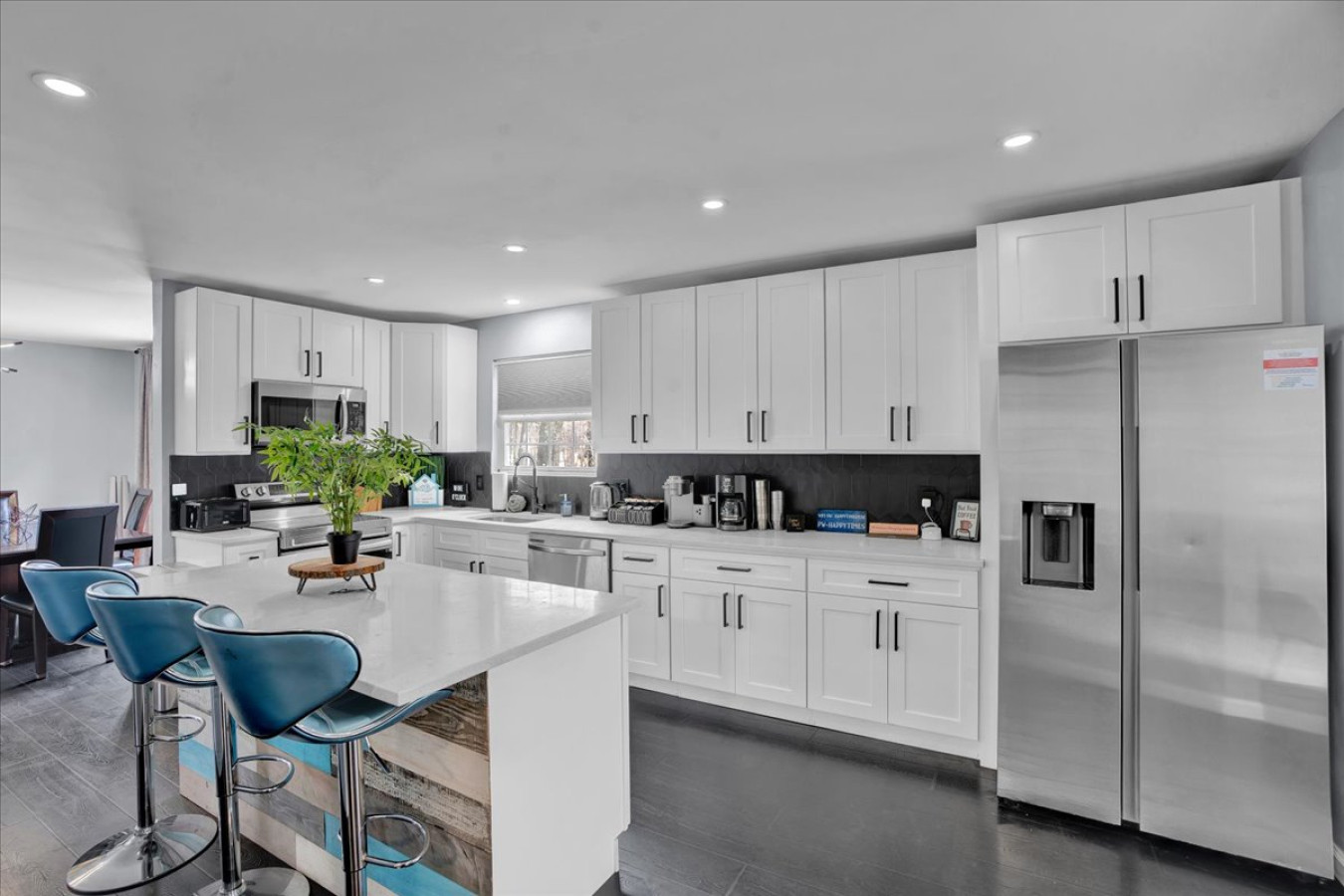 6br-or-fire-pit-games-theater-room-+-ev-charger/