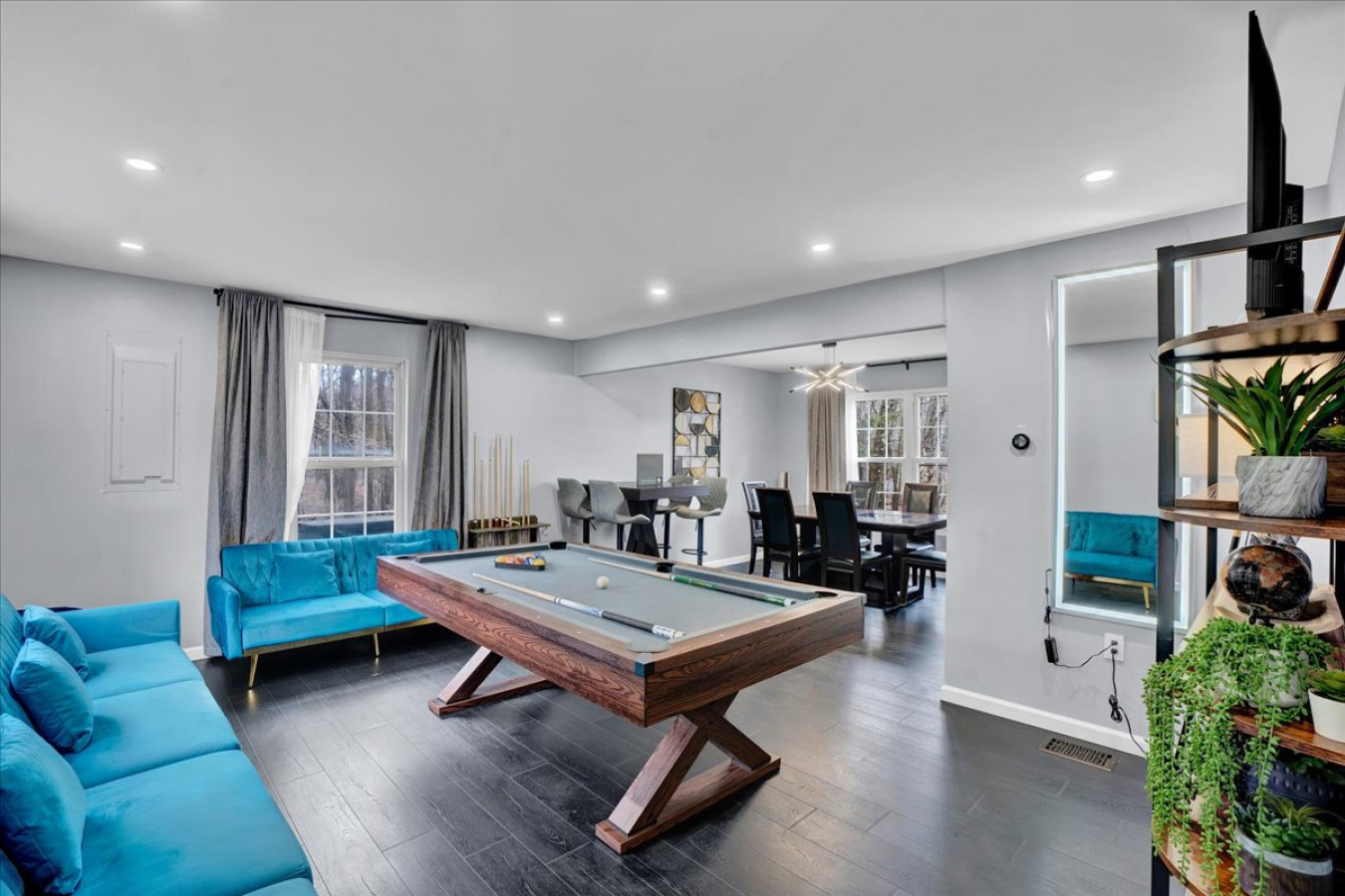 6br-or-fire-pit-games-theater-room-+-ev-charger/