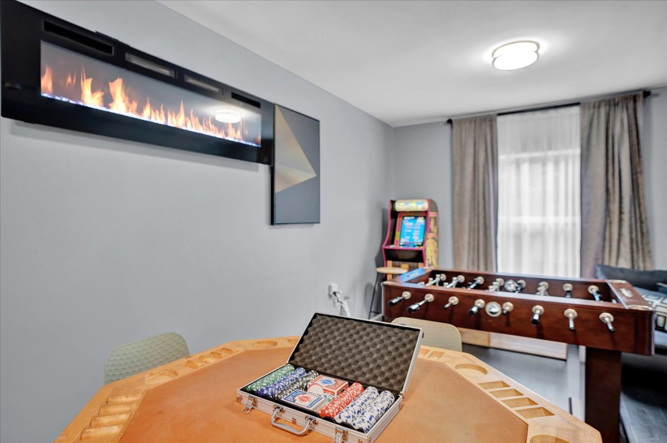 6br-or-fire-pit-games-theater-room-+-ev-charger/