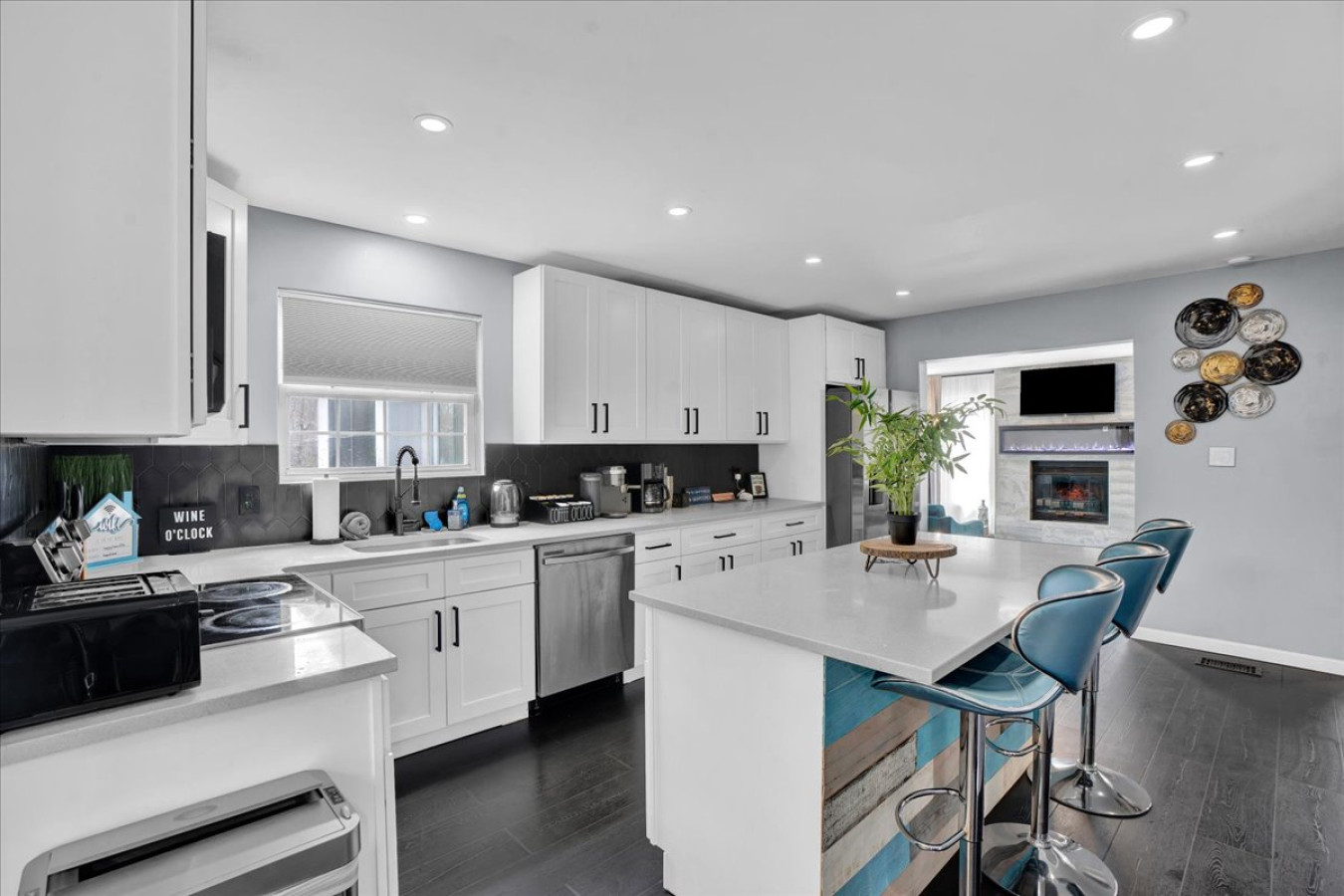 6br-or-fire-pit-games-theater-room-+-ev-charger/