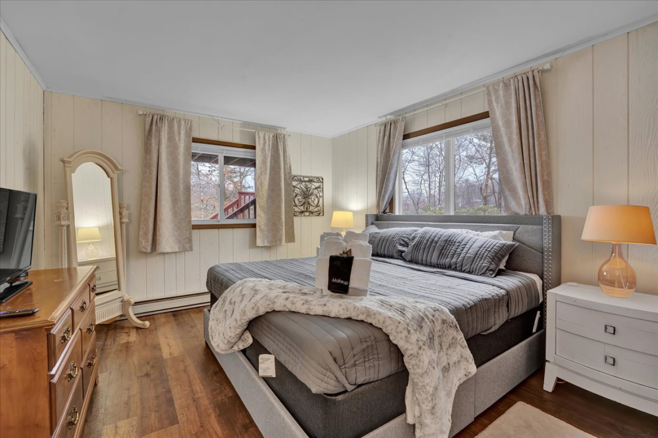 4br-lakehouse-or-sleeps-10-or-fire-pit-dock-kayaks/