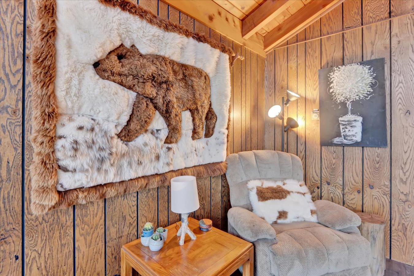 4br-lakehouse-or-sleeps-10-or-fire-pit-dock-kayaks/