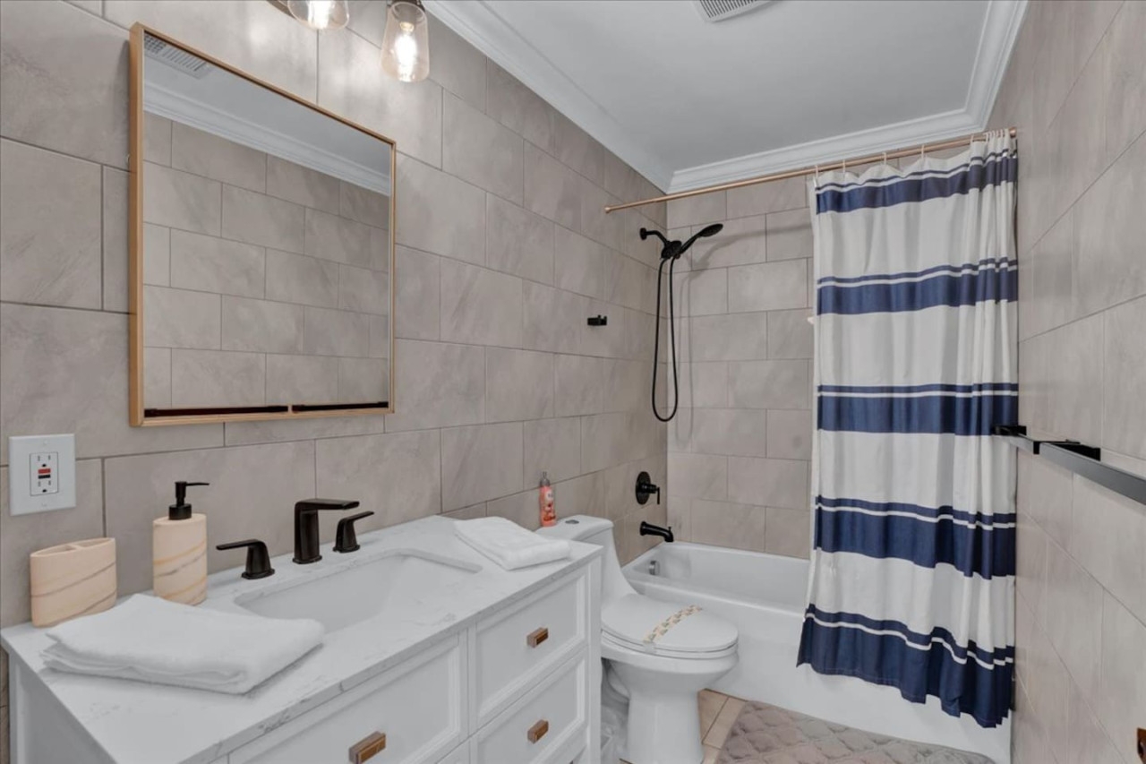 Cozy Getaway + Hot Tub, Games & Fire Pit - Pocono Summit