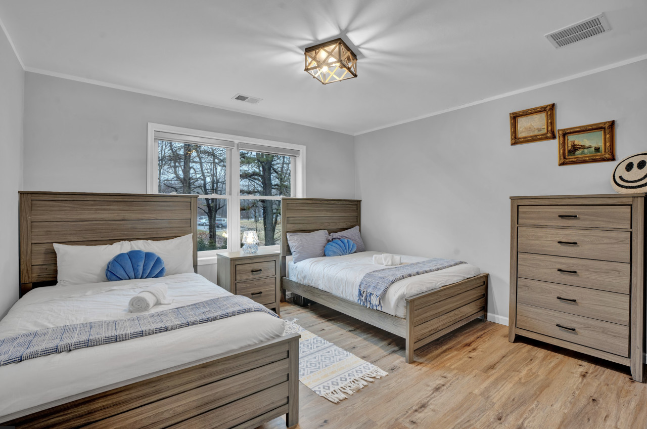 Cozy Getaway + Hot Tub, Games & Fire Pit - Pocono Summit