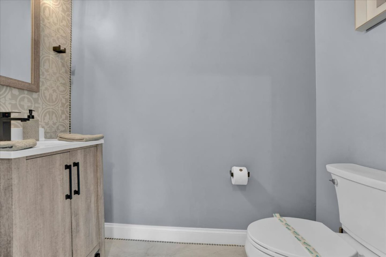 Cozy Getaway + Hot Tub, Games & Fire Pit - Pocono Summit