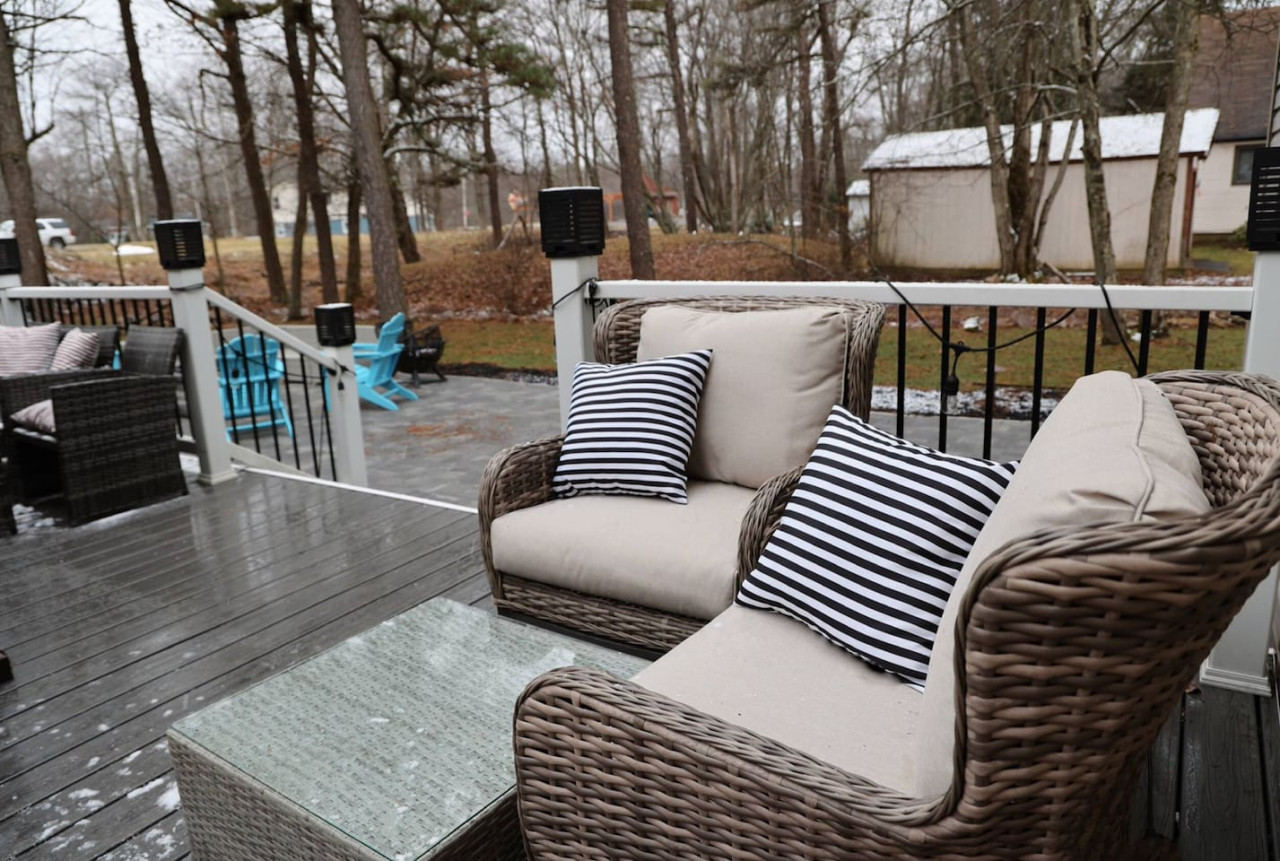 Cozy Getaway + Hot Tub, Games & Fire Pit - Pocono Summit