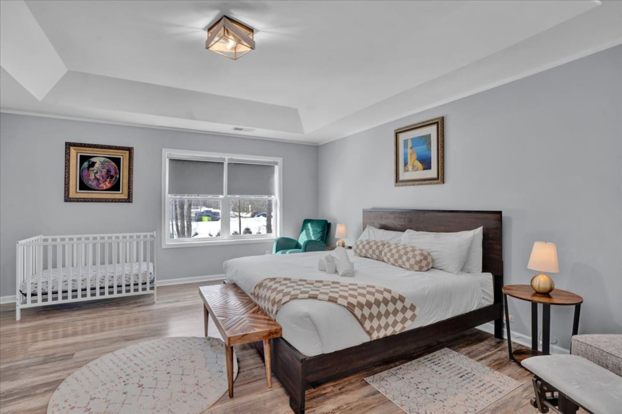 Cozy Getaway + Hot Tub, Games & Fire Pit - Pocono Summit